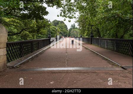 Jesmond Dene ist ein öffentlicher Park im östlichen Teil von Newcastle upon Tyne, der von Lord Armstrong und seiner Frau in den 1860er Jahren gestiftet wurde Stockfoto