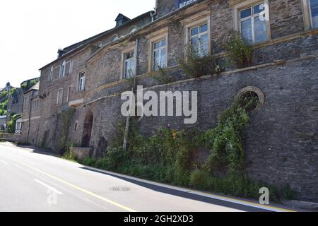 Uferstraße in Alf an der Mosel Stockfoto