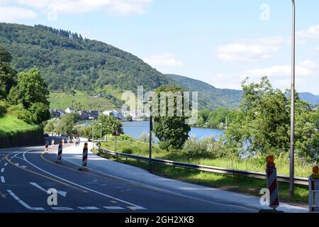 Uferstraße in Alf an der Mosel Stockfoto