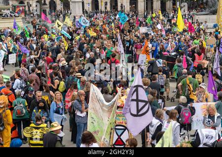 04. September 2021. London, Großbritannien. Demonstranten nehmen an der Demonstration „The Impossible Rebellion“ des Extinction Rebellion auf dem Trafalgar Square Teil. Foto von Ray Tang. Stockfoto