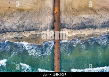 Drone-Foto von oben auf dem Boardwalk Stockfoto