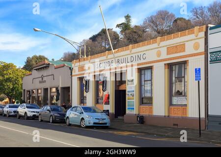 Das Scinde Building, Napier, Neuseeland, wurde 1932 erbaut. Es war eines der vielen Art déco-Gebäude der Stadt und einst eine Freimaurerloge Stockfoto