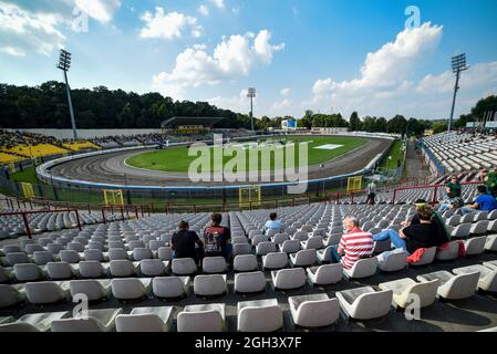 Rybnik, Polen. September 2021. Gesamtansicht des MOSiR Stadions während des eWinnerDivision One Speedway League Play-off-Spiels zwischen K.S. ROW Rybnik und ARGED Malesa TZ OSTROVIA im Stadtstadion in Rybnik, Polen, am 4. September 2021 (Foto von Andrew SURMA/ Quelle: SIPA USA/Alamy Live News Stockfoto