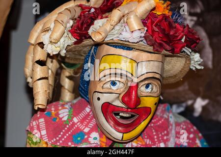 Die traditionellen Karnevalsmasken in Comelico Superiore Stockfoto