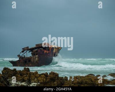 Wrack des Meisho Maru Nr. 38 in Suiderstrand. Cape Agulhas, Cape L'Agulhas, Cabo das Agulhas oder Cape of Needles. Overberg Stockfoto