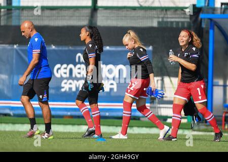 Fabrizio Casazza, Selena Babb (Sampdoria), Elisabetta Pescarolo (Sampdoria), Amanda Tampieri (Sampdoria) während des Fußballspiels UC Sampdoria gegen AC Mailand, Italien, Serie A in Bogliasco (GE), September 04 2021 Stockfoto