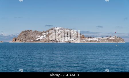 Akdamar Insel, Van, Türkei - Februar 2020: Akdamar Insel, berühmt für die armenische Akdamar Kirche, ein wichtiger religiöser Ort für das armenische Volk Stockfoto