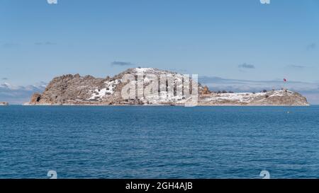 Akdamar Insel, Van, Türkei - Februar 2020: Akdamar Insel, berühmt für die armenische Akdamar Kirche, ein wichtiger religiöser Ort für das armenische Volk Stockfoto