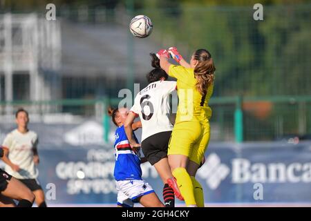 Riccardo Garrone Stadium, Bogliasco (GE), Italien, 04. September 2021, Debora Novellino (Sampdoria), Laura Fusetti (Mailand), Laura Giuliani (Mailand) duri Stockfoto