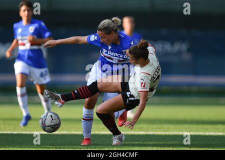 Riccardo Garrone Stadium, Bogliasco (GE), Italien, 04. September 2021, Stefania Tarenzi (Sampdoria), Linda Tucceri Cimini (Mailand) während der UC Sampdoria Stockfoto