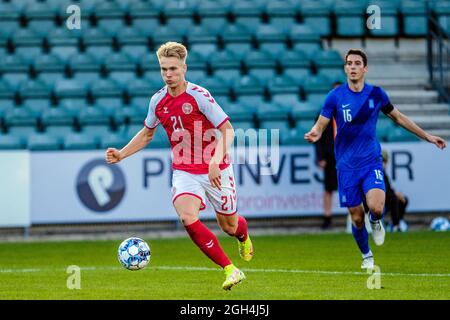 Gladsaxe, Dänemark. September 2021. Magnus Warming (21) aus Dänemark wurde während des internationalen Freundschaftsspiel unter 21 zwischen Dänemark und Griechenland im Gladsaxe Stadium in Gladsaxe gesehen. (Foto: Gonzales Photo - Robert Hendel). Stockfoto