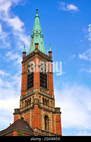 Die Johanneskirche am Martin-Luther-Platz in Düsseldorf. Sie wurde 1881 erbaut und wird auch Stadtkirche genannt. Stockfoto