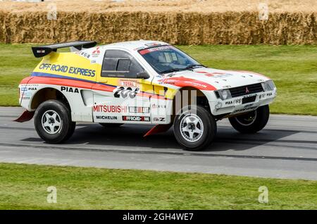 1996 Mitsubishi Pajero T3 Prototyp-Auto Rennen auf der Hill Climb Track auf dem Goodwood Festival of Speed Autorennen Veranstaltung 2014. Rallye Granada Dakar Stockfoto