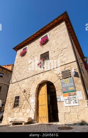 Tourismusbüro mittelalterliches Gebäude in Pancorbo Stadt, Provinz Burgos, Spanien Stockfoto