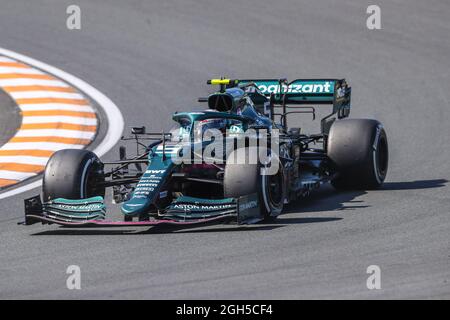 ZANDVOORT, NIEDERLANDE - 5. SEPTEMBER: Sebastian Vettel aus Deutschland und Aston Martin beim Rennen des F1 Grand Prix der Niederlande auf dem Circuit Zandvoort am 5. September 2021 in Zandvoort, Niederlande. (Foto von Marcel ter Bals/Orange Picics) Credit: Orange Pics BV/Alamy Live News Stockfoto