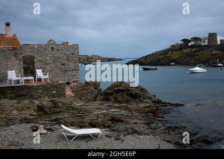 Steinhaus in Cadaqués, Costa Brava, Katalonien, Spanien. Stockfoto