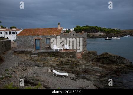 Steinhaus in Cadaqués, Costa Brava, Katalonien, Spanien. Stockfoto