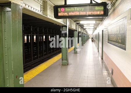 New York, USA - 3. August 2014: Christopher St und Sheridan St U-Bahn-Station in Manhattan Stockfoto