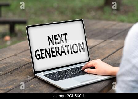 Textunterschrift zur Darstellung der nächsten Generation. Business Concept-Produkt, das mit der neuesten Technologie für sprach- und Videoanrufe entwickelt wurde Stockfoto