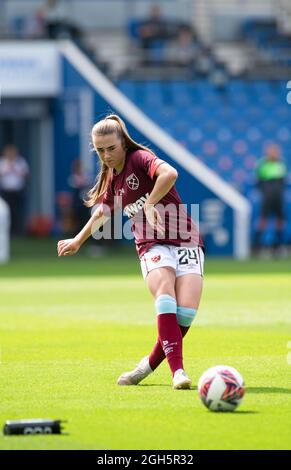 Brighton, Großbritannien. September 2021. Brooke Cairns von West Ham United erwärmt sich vor dem FA Women's Super League-Spiel zwischen Brighton & Hove Albion Women und West Ham United Ladies am 5. September 2021 im Amex Stadium in Brighton, Großbritannien. (Foto von Jeff Mood/phcimages.com) Quelle: PHC Images/Alamy Live News Stockfoto