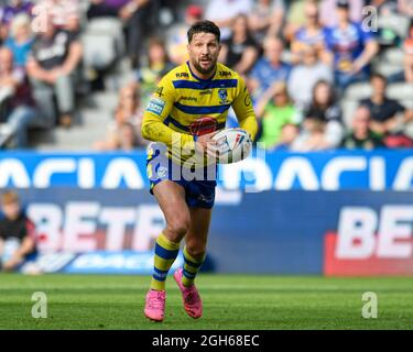 Newcastle, Großbritannien. September 2021. Gareth Widop (7) von Warrington Wolves mit dem Ball in Newcastle, Vereinigtes Königreich am 9/5/2021. (Foto von Simon Whitehead/News Images/Sipa USA) Quelle: SIPA USA/Alamy Live News Stockfoto