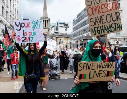 Anti-Taliban-Afghanen marschierten durch London, verraten durch den Abzug der USA und des Vereinigten Königreichs aus Afghanistan. Ende des Stellvertreterkrieges, Ende der Morde und Sanktion Pakistans. 28.08.2021 Stockfoto