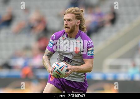 Newcastle, Großbritannien. September 2021. Joe Keyes (24) von Hull KR läuft mit dem Ball in Newcastle, Großbritannien am 9/5/2021. (Foto von Simon Whitehead/News Images/Sipa USA) Quelle: SIPA USA/Alamy Live News Stockfoto