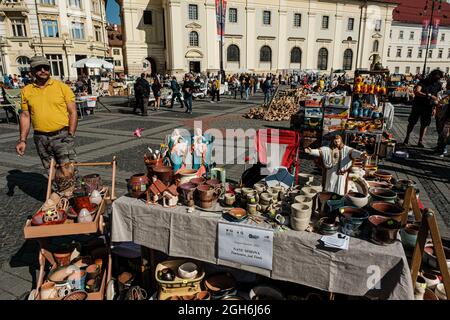 Sibiu City, Rumänien - 05. September 2021. Traditionelle rumänische handgemachte Keramik-Markt auf der Töpfermesse aus Sibiu, Rumänien Stockfoto