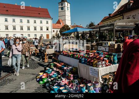 Sibiu City, Rumänien - 05. September 2021. Traditionelle rumänische handgemachte Keramik-Markt auf der Töpfermesse aus Sibiu, Rumänien Stockfoto