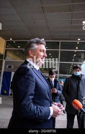 Der kroatische Premierminister Andrej Plenkovic verlässt das Berlaymont, das Hauptquartier der Europäischen Union. Brüssel. Stockfoto