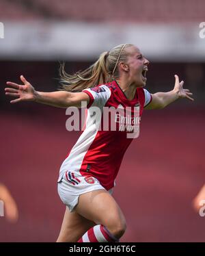 London, Großbritannien. September 2021. Beth Mead von Arsenal Women feiert ihr 1. Tor während des FAWSL-Spiels zwischen Arsenal Women und Chelsea Women am 5. September 2021 im Emirates Stadium, London, England. Foto von Andy Rowland. Quelle: Prime Media Images/Alamy Live News Stockfoto