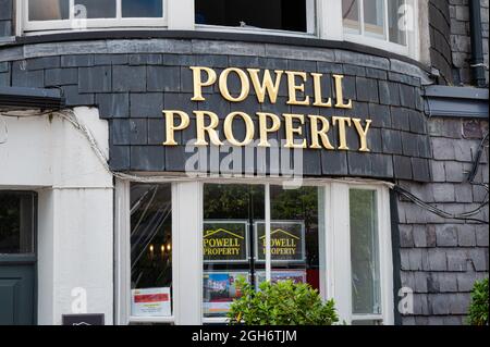 Cork, Irland - 14. Juli 2021: Das Zeichen für das Grundstück Powell in Cork Stockfoto