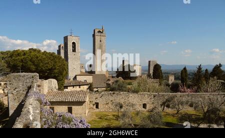 Panoramablick auf die Türme des Dorfes San Gimignano Toskana Italien Stockfoto