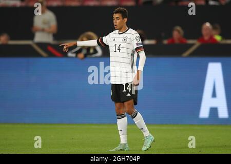 Stuttgart, Deutschland. September 2021. Fußball: WM-Qualifikation Europa, Deutschland - Armenien, Gruppenphase, Gruppe J, Matchday 5, Mercedes-Benz Arena. Deutschlands Jamal Musiala-Gesten. Quelle: Tom Weller/dpa/Alamy Live News Stockfoto