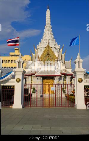 Wat Lak Mueang oder der City Pillar Shrine enthält Bangkoks Stadtsäule, die am 21. April 1782 von König Rama I aufgestellt wurde, um Bangkok zu gründen. Stockfoto