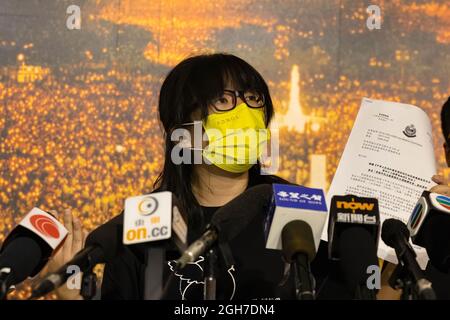 Hongkong, China. September 2021. Die Vizevorsitzenden der Allianz Hongkong zur Unterstützung der patriotischen demokratischen Bewegungen Chinas Chow Hang-Tung hat es abgelehnt, öffentlich der Polizei bei der Informationsanfrage über ihre Mitgliedschaft, Finanzen und Operationen zu folgen. Als die Nationale Sicherheitspolizei den Organisator hinter der 4. Juni-Vigil am 25. August aufforderte, Informationen zu befolgen oder Konsequenzen zu ziehen, warnte das Sicherheitsbüro die Allianz außerdem davor, „sofort zurückzukehren, bevor es zu spät ist“. Kredit: SOPA Images Limited/Alamy Live Nachrichten Stockfoto