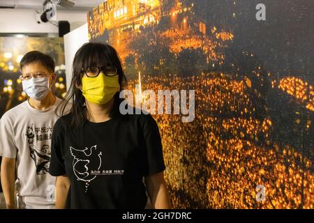 Hongkong, China. September 2021. Die Vizevorsitzenden der Allianz Hongkong zur Unterstützung der patriotischen demokratischen Bewegungen Chinas Chow Hang-Tung hat es abgelehnt, öffentlich der Polizei bei der Informationsanfrage über ihre Mitgliedschaft, Finanzen und Operationen zu folgen. Als die Nationale Sicherheitspolizei den Organisator hinter der 4. Juni-Vigil am 25. August aufforderte, Informationen zu befolgen oder Konsequenzen zu ziehen, warnte das Sicherheitsbüro die Allianz außerdem davor, „sofort zurückzukehren, bevor es zu spät ist“. (Foto von Alex Chan Tsz Yuk/SOPA Images/Sipa USA) Quelle: SIPA USA/Alamy Live News Stockfoto