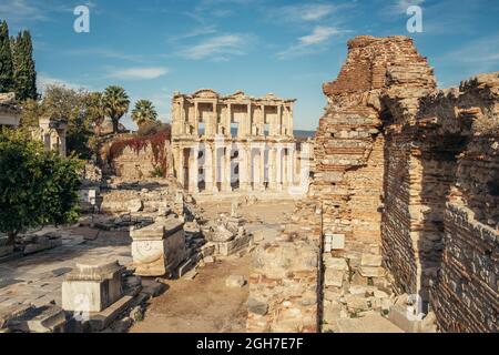 Celsus Bibliothek in der antiken Stadt Ephesus, Türkei Stockfoto