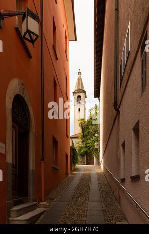 Schweiz, Locarno, 31. August 20. Enge Seitenstraße in der Altstadt Stockfoto