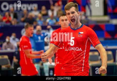 Ostrava, Tschechische Republik. September 2021. Adam Zajicek feiert während der Volleyball-Europameisterschaft der Männer 2021 (CEV EuroVolley), B-Gruppenspiel: Tschechische Republik gegen Slowenien, am 3. September 2021, in Ostrava, Tschechische Republik. Kredit: Vladimir Prycek/CTK Foto/Alamy Live Nachrichten Stockfoto