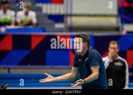 Ostrava, Tschechische Republik. September 2021. Der tschechische Trainer Jiri Novak reagiert während der Volleyball-Europameisterschaft der Männer (CEV EuroVolley) 2021, B-Gruppenspiel: Tschechische Republik gegen Slowenien, am 3. September 2021, in Ostrava, Tschechische Republik. Kredit: Vladimir Prycek/CTK Foto/Alamy Live Nachrichten Stockfoto