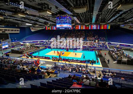 Ostrava, Tschechische Republik. September 2021. Gesamtansicht der Ostravar-Arena während der Volleyball-Europameisterschaft der Männer (CEV EuroVolley) 2021, B-Gruppenspiel: Tschechische Republik gegen Slowenien, am 3. September 2021, in Ostrava, Tschechische Republik. Kredit: Vladimir Prycek/CTK Foto/Alamy Live Nachrichten Stockfoto