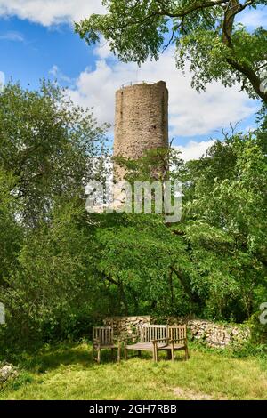 Deutsche Burgruine namens Strahlenburg im Odenwald in der Stadt Schriesheim Stockfoto