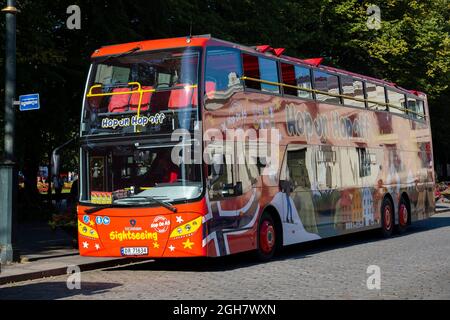 Hop on Hop off Sightseeing Bus in Oslo, Norwegen Stockfoto