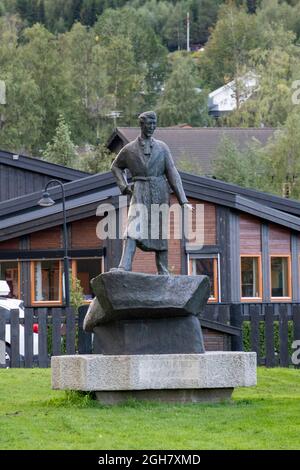 Bronzestatue des norwegischen Dichters Olav Aukrust in Lom, Norwegen, Europa Stockfoto