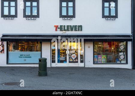 7-11-Lebensmittelgeschäft in Lillehammer, Norwegen, Europa Stockfoto