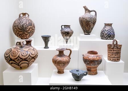 Minoan, Bronzezeit, Töpferwaren und Steingegenstände, aus der späten neuen Palastperiode, 1450 v. Chr. Ausgestellt im Archäologischen Museum von Heraklion, Kreta, Griechenland. Stockfoto