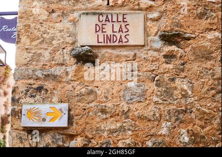 Jakobsweg in Callede las Lindas, Santillana del Mar, Kantabrien, Spanien, Europa Stockfoto