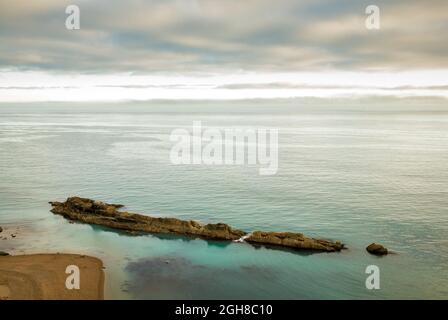 Nachmittags-Licht über man of war Bay, neben Durdle Door Beach, Dorset, England. Stockfoto