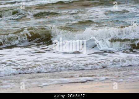 Blick auf die wellige Ostsee. Stockfoto